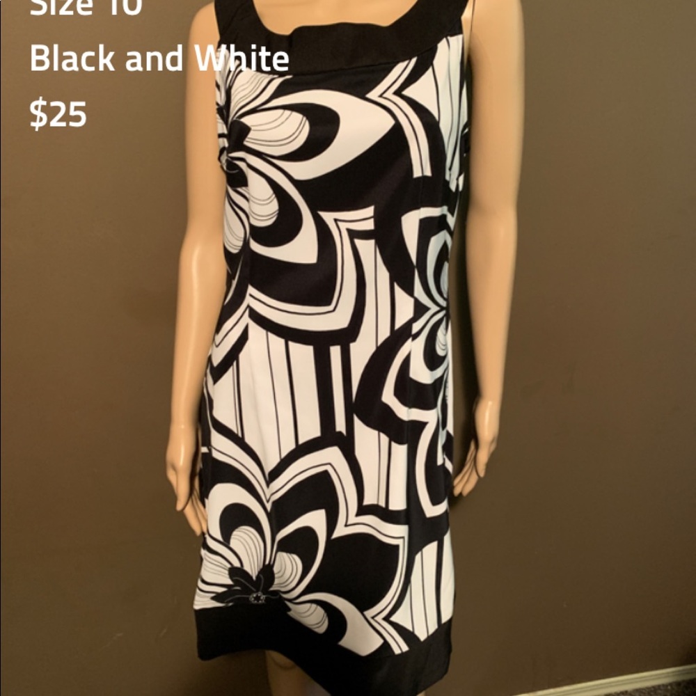 Dresses - Picture 4 of 8